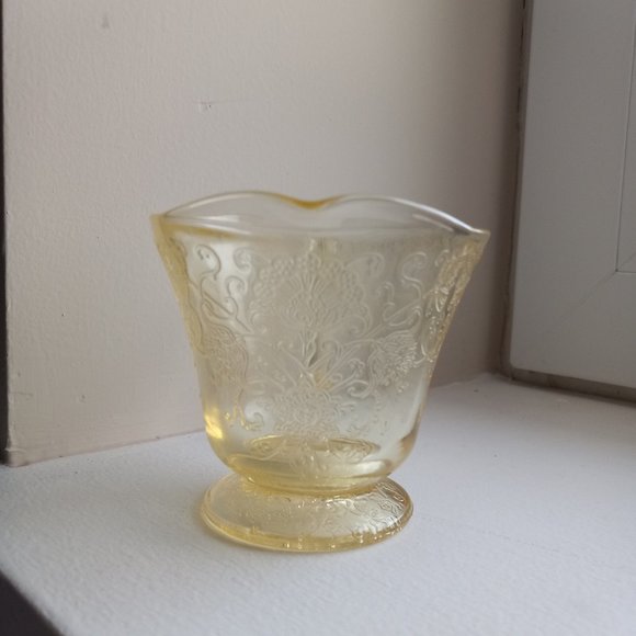 Vintage Hazel Atlas Depression Glass Florentine #2 Poppy Yellow Footed Creamer - Picture 5 of 8